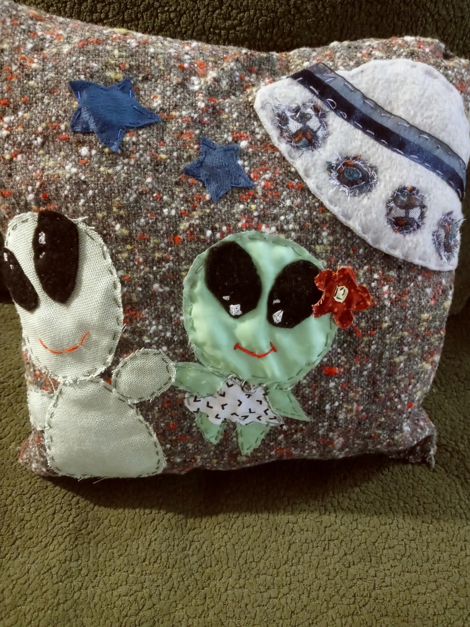 alien couple pillow