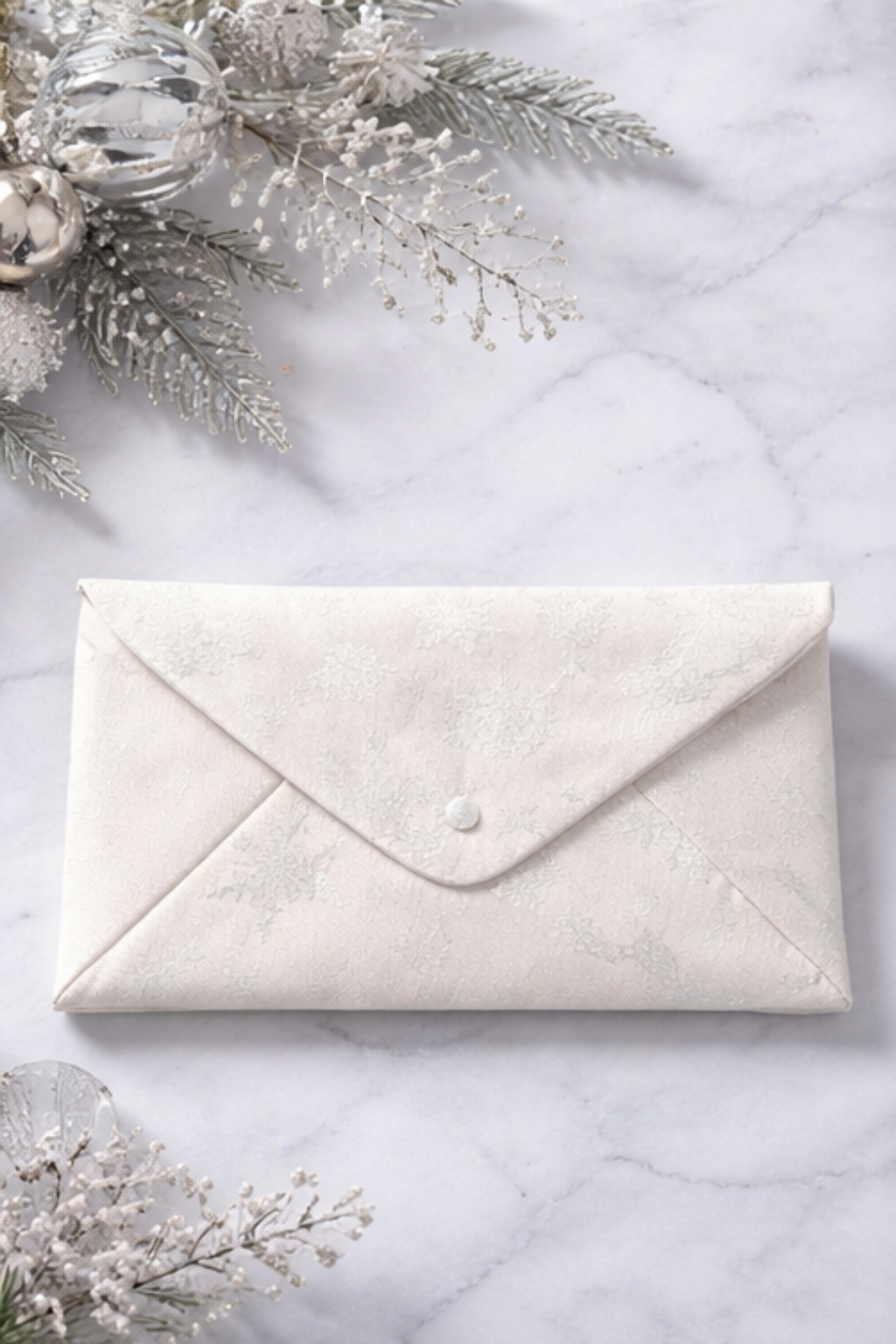 Envelope clutch