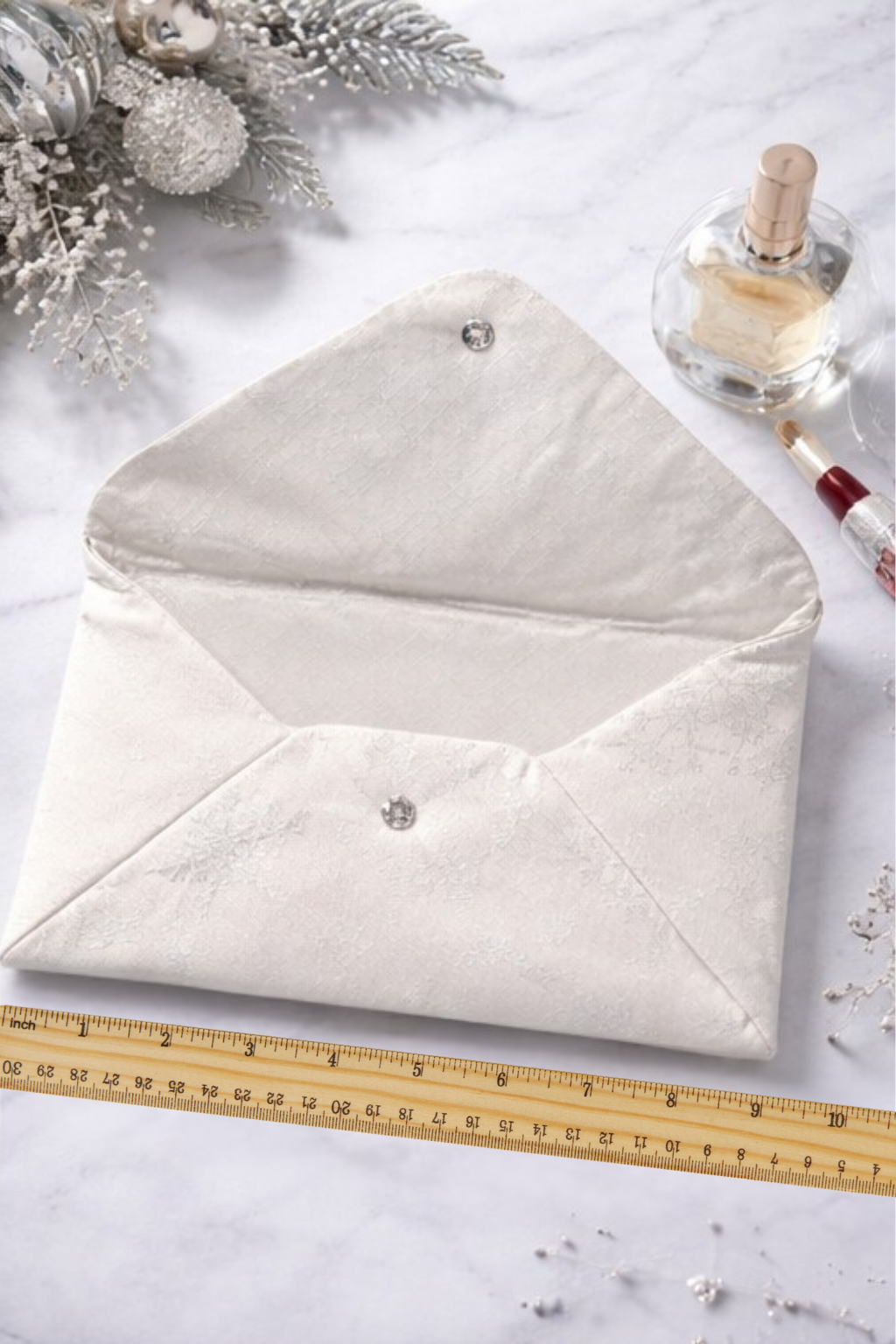 Envelope clutch