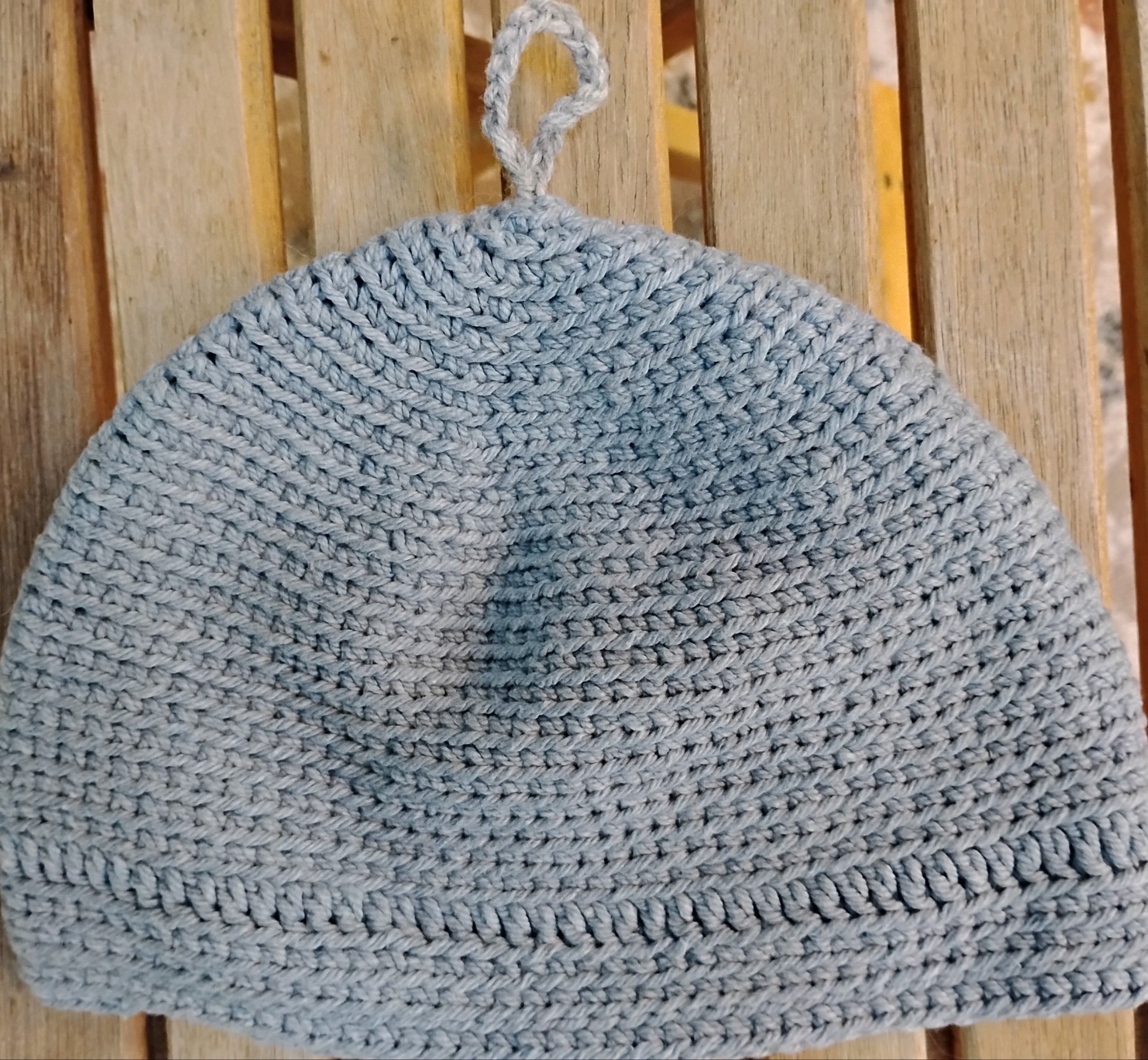 Hat D
