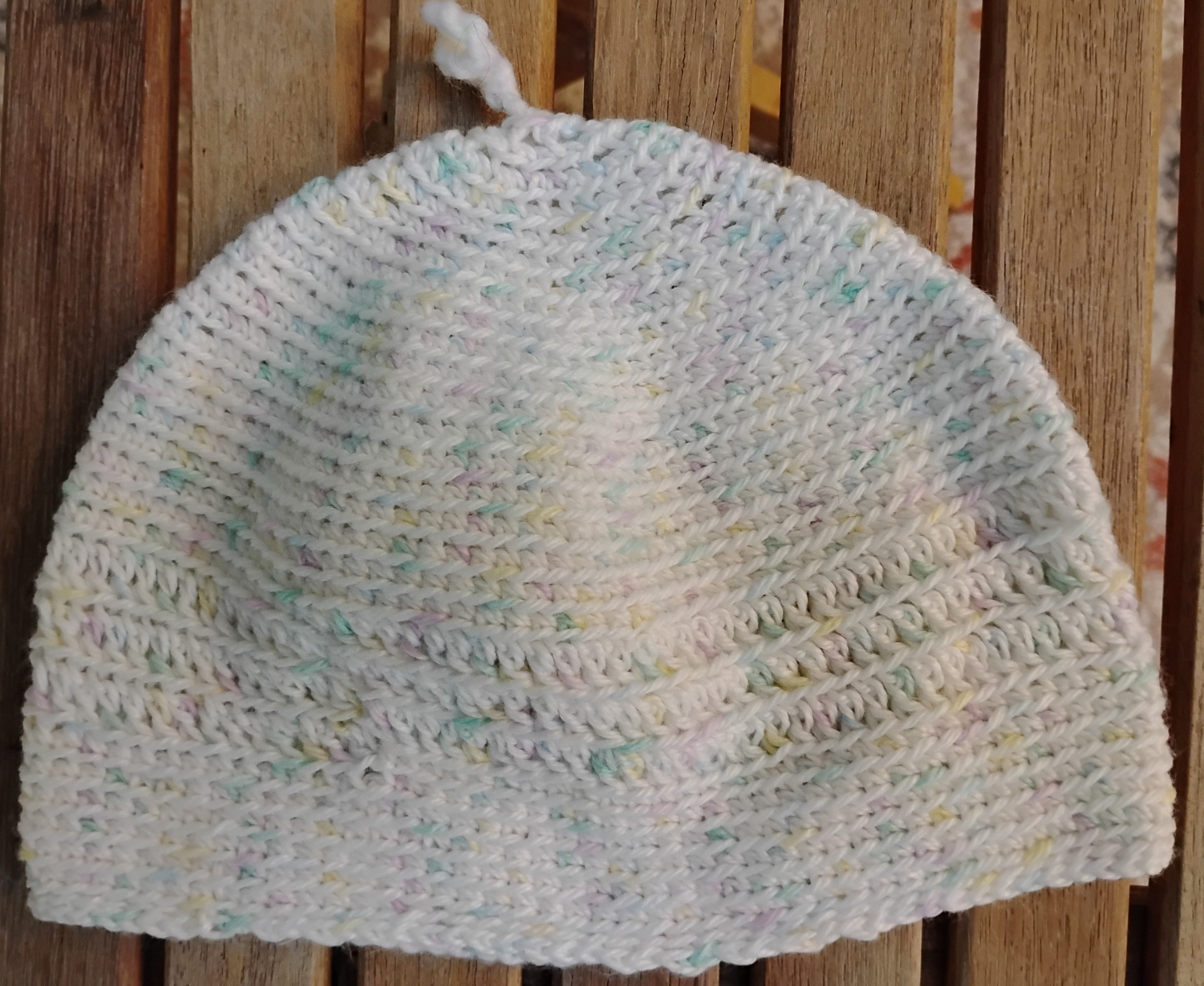Hat E