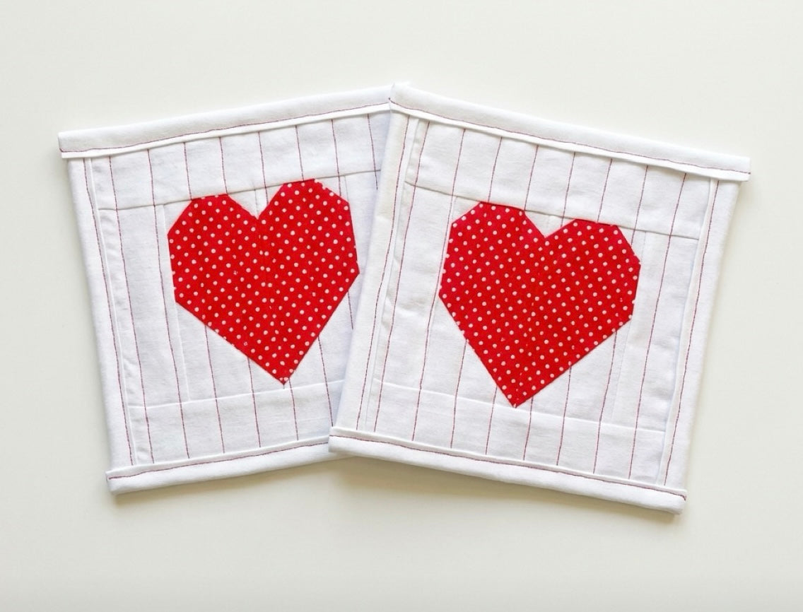 Heart mug rug