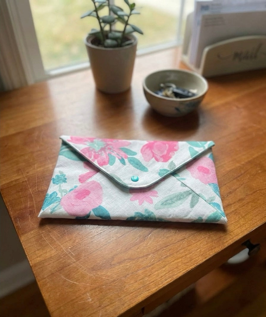 Envelope clutch