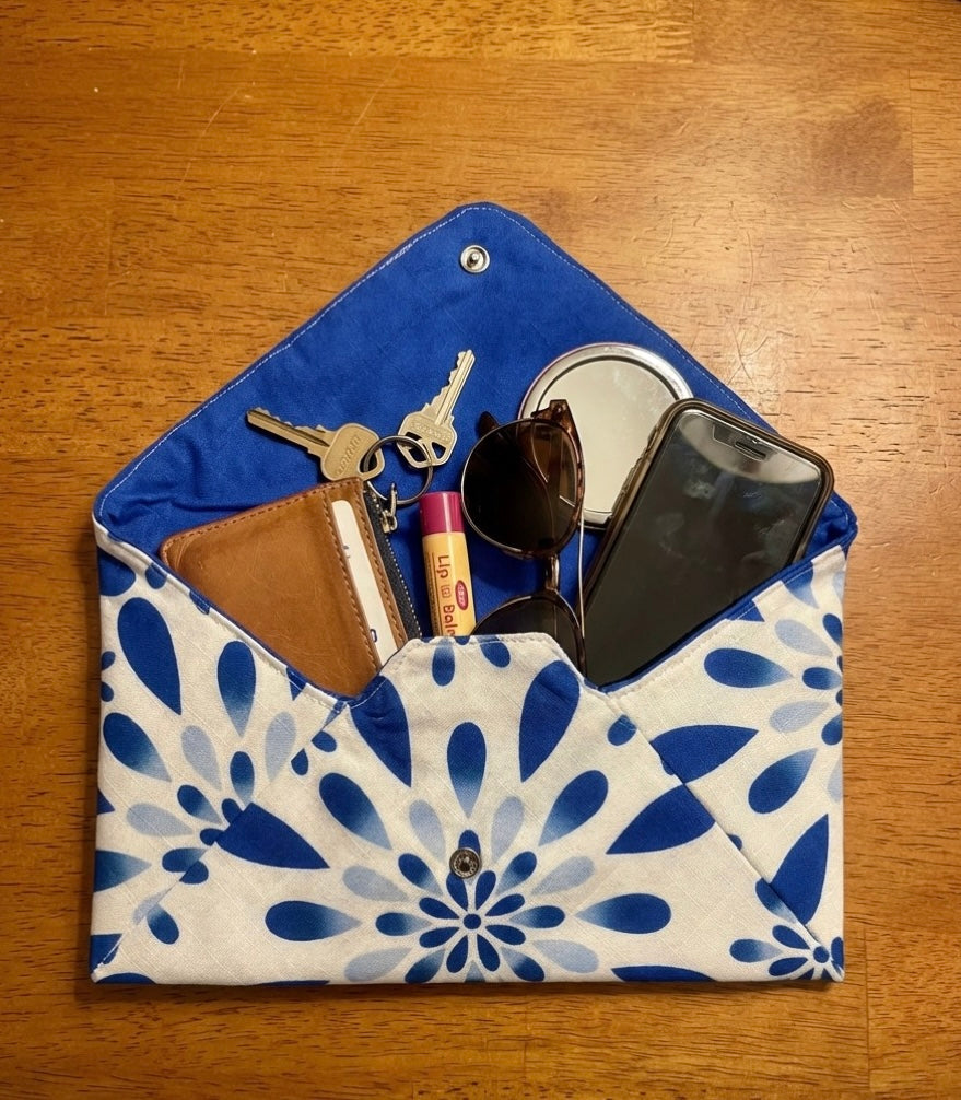 Envelope clutch