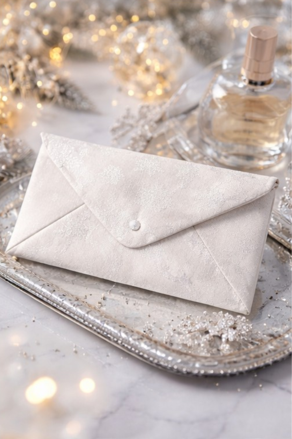 Envelope clutch